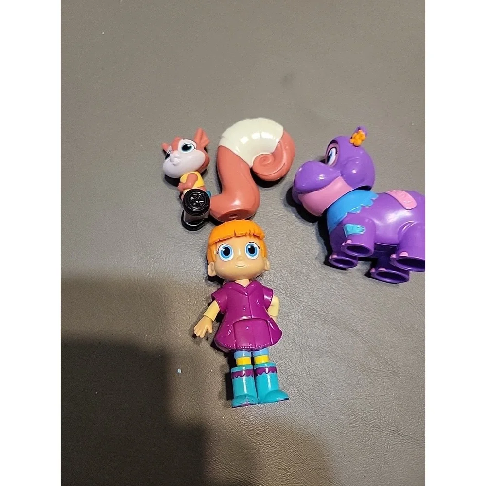 Vida the Vet replacement toys figures cake toppers